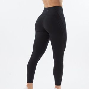 Pulse Surge Legging – Blackout Alphalete Athletics